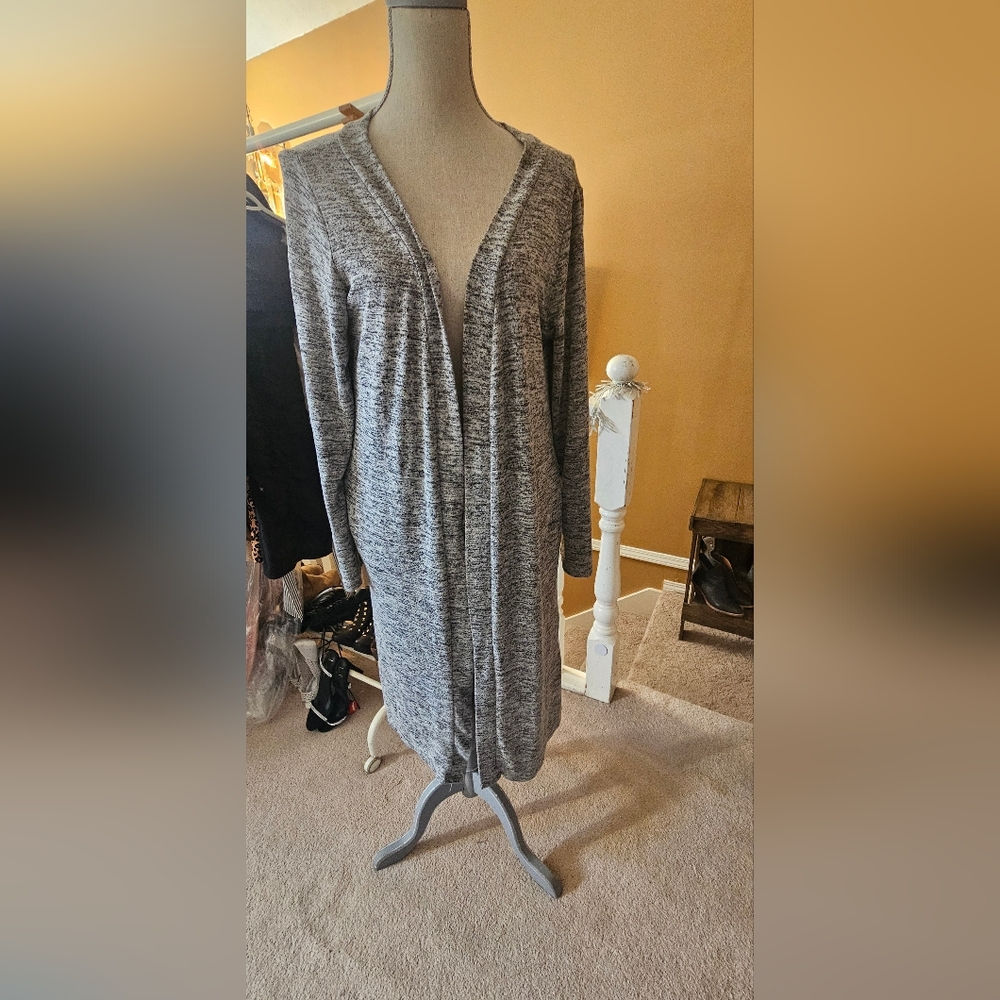 HELLO MELLO Gray Women's Cardigan Sweater